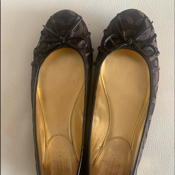 COACH Brown Flats Size 8.5 B. Leather sole.Coach Logo on the side of heel. - Picture 8 of 12